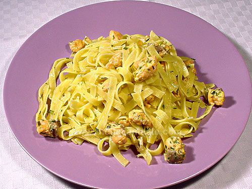 Tagliatelle al salmone