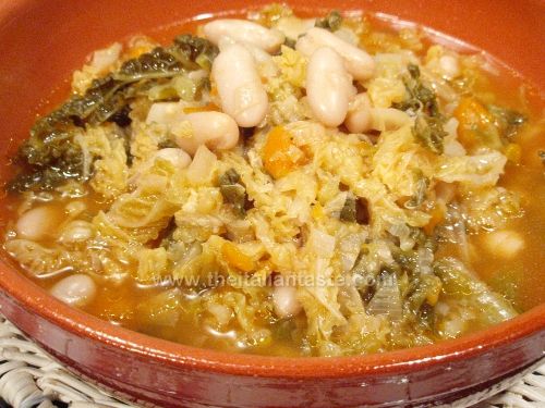 Savoy cabbage & beans soup