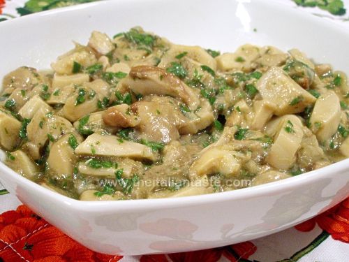 Stewed mushrooms (funghi trifolati)