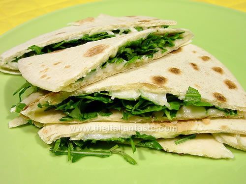 Piadine rucola e mozzarella