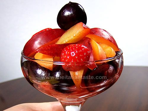 Summer no-sugar fruit salad