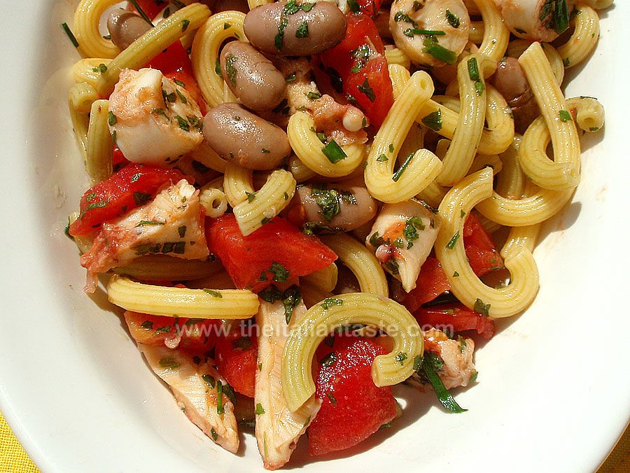 Pasta salad with octopus and green beans