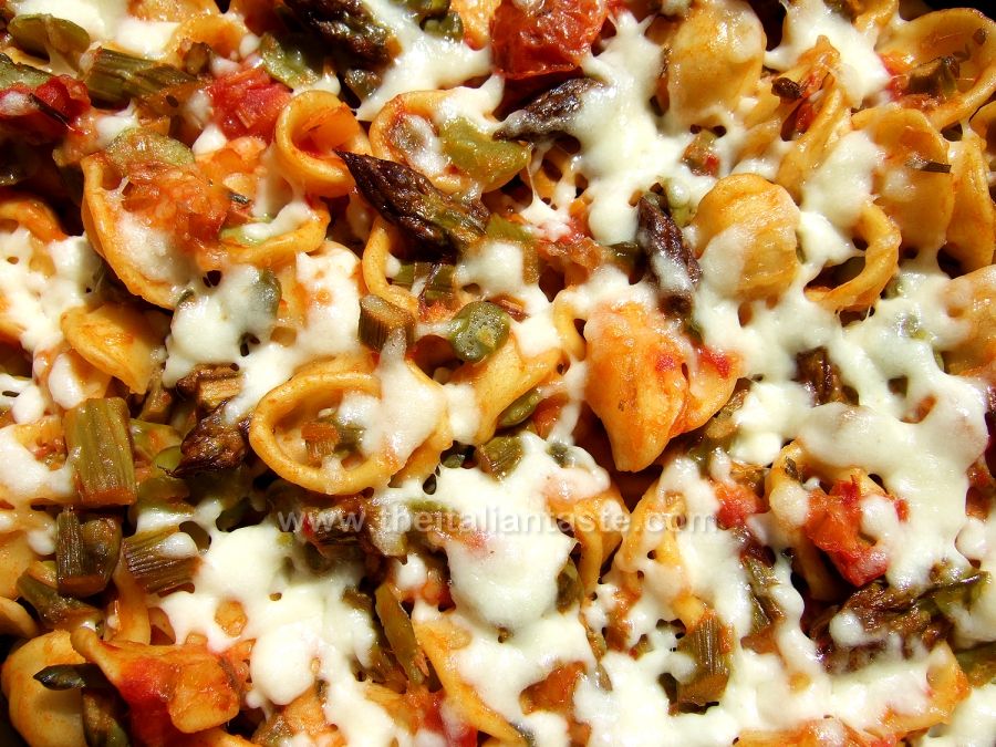 Orecchiette asparagi e fave, al forno